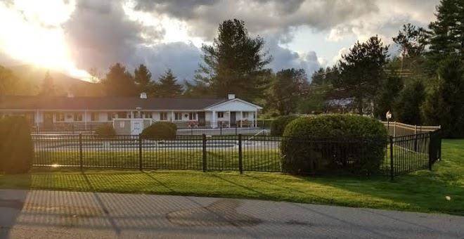 Stowe motel & snowdrift