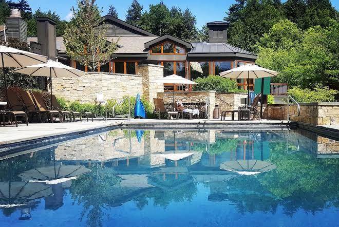 Topnotch resort
