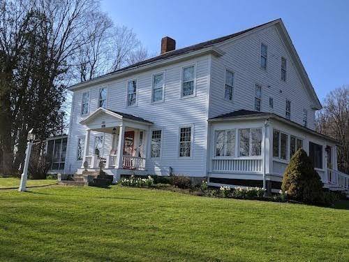 Buckmaster inn