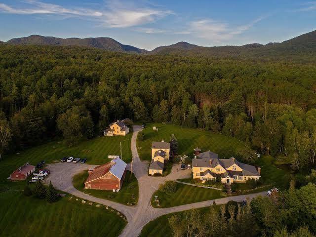 The Red Clover Inn & Restaurant Image