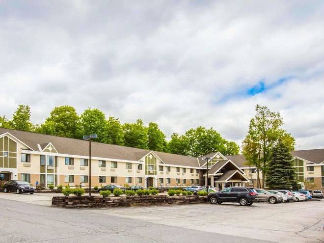 Comfort inn & suites at maplewood
