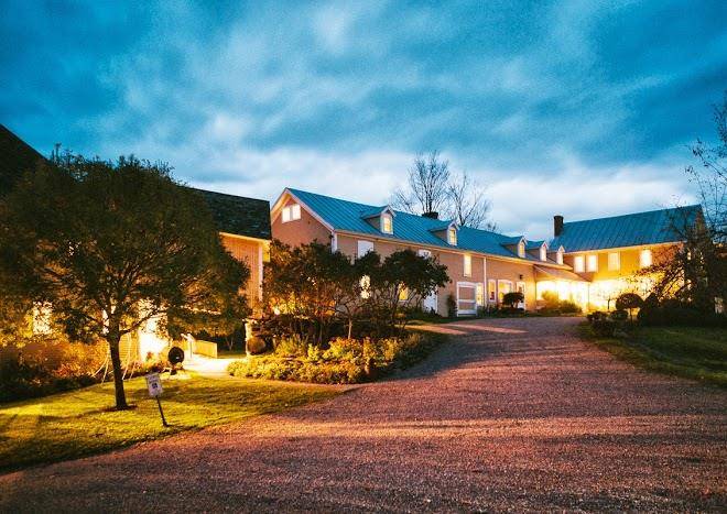 The inn at the round barn farm