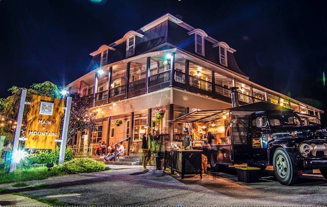 Main + mountain bar & motel