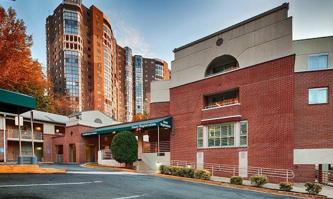 Red lion hotel rosslyn iwo jima