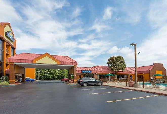Days inn & suites bristol