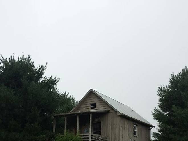 The inn and cabins at volunteer gap