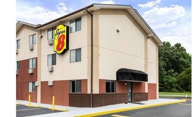 Super 8 By Wyndham Chester Richmond Area Image