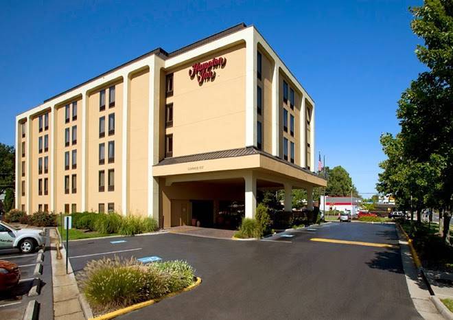 Hampton Inn Fairfax City Image
