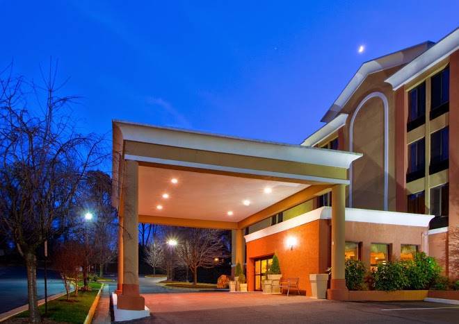 Holiday inn express fairfax arlington boulevard