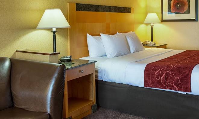 Comfort Suites Southpark Image