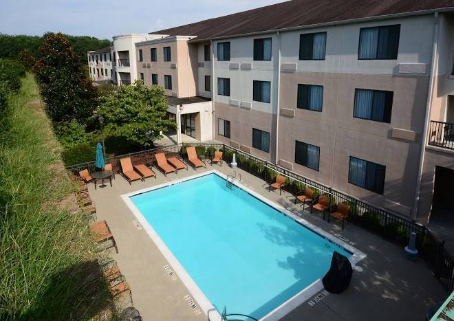 Courtyard By Marriott Danville Image