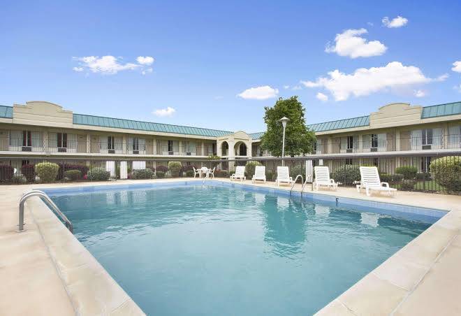 Days inn by wyndham emporia