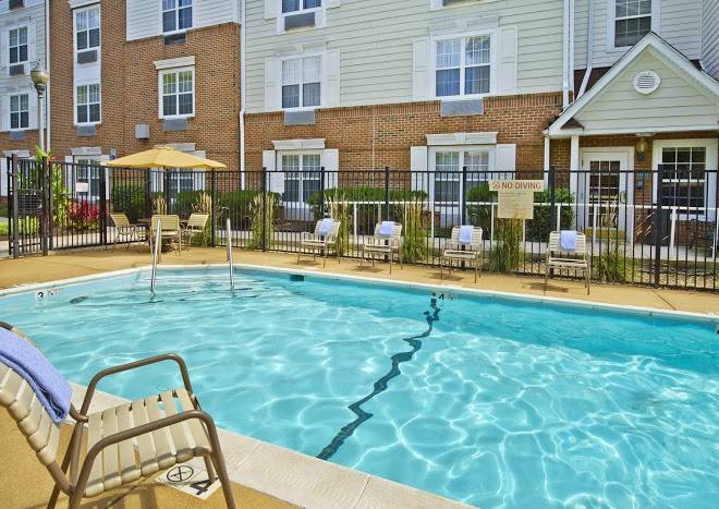 Towneplace Suites By Marriott Falls Church Image