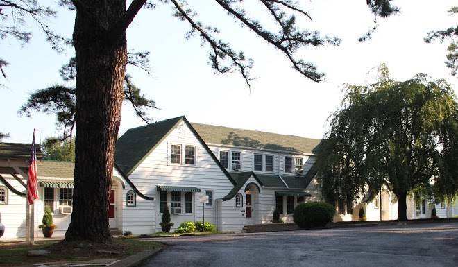 The pine tavern lodge