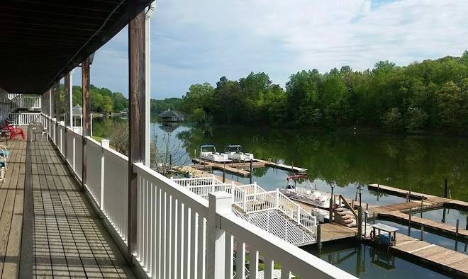 Westlake waterfront inn
