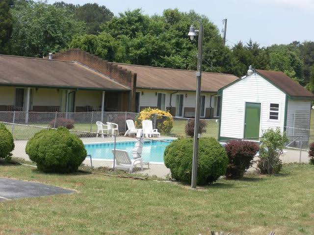 Tidewater motel