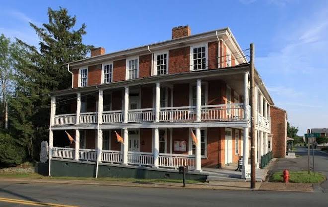 Lafayette Inn & Restaurant Image