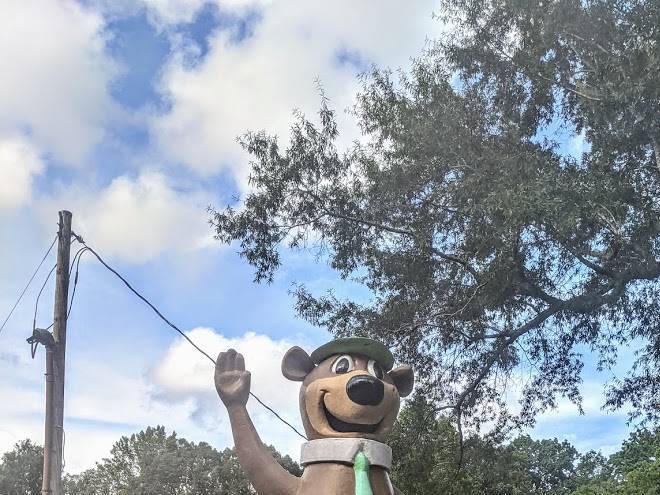Yogi bear's jellystone park