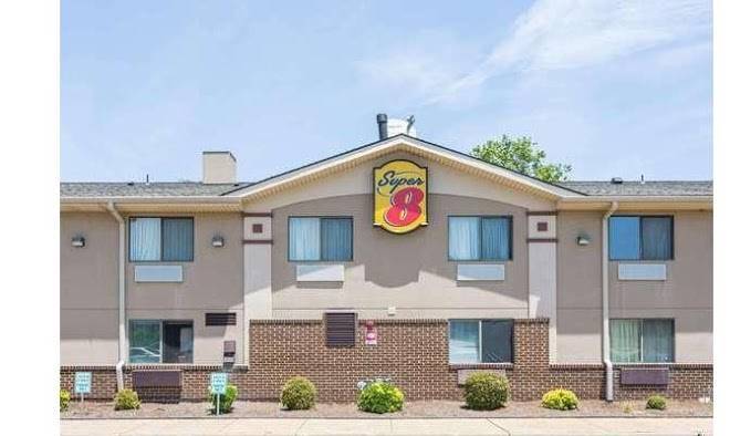 Super 8 by wyndham hampton