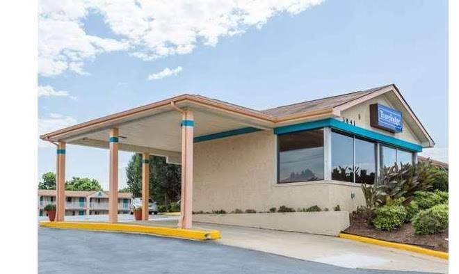 Travelodge by wyndham ridgeway martinsville area