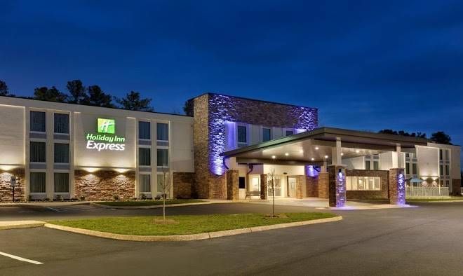 Holiday Inn Express Williamsbrg Busch Gardens Area Image