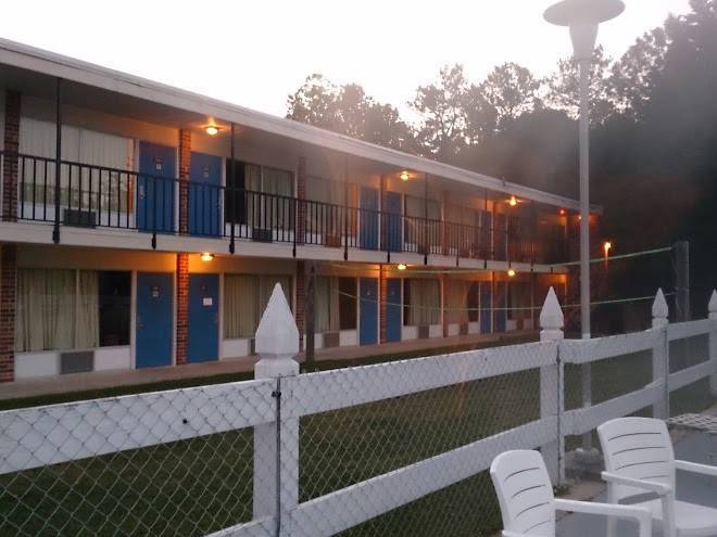 Pineapple inn and housing center