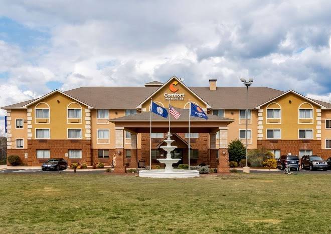 Comfort inn & suites south hill i 85