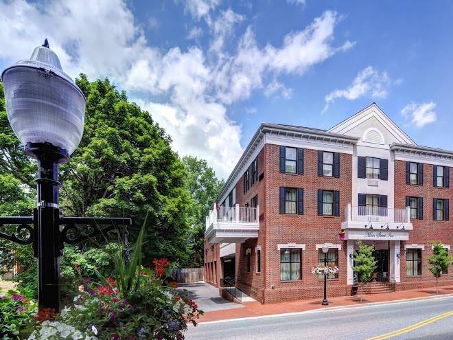 Main street inn