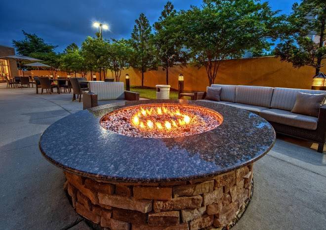 Courtyard by marriott newport news airport