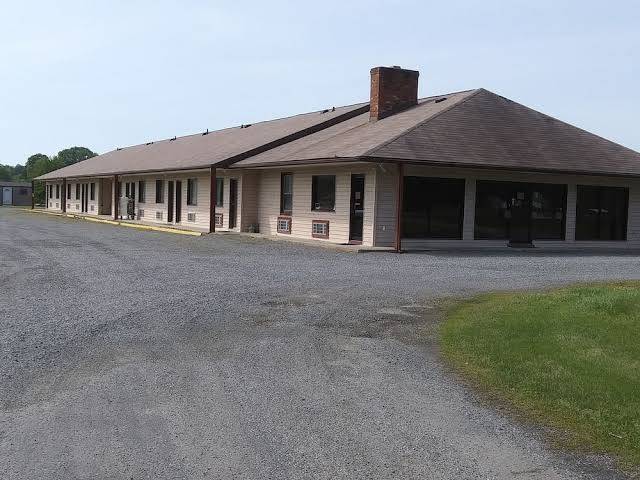 Bay motel