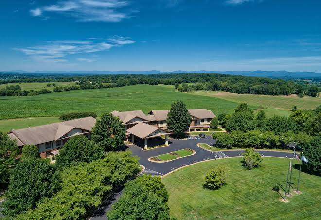 Round hill inn