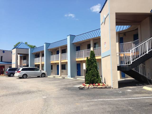 Riverwalk inn and suites
