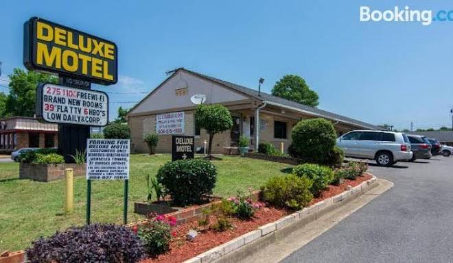 Deluxe motel