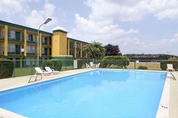 Days inn by wyndham roanoke civic center