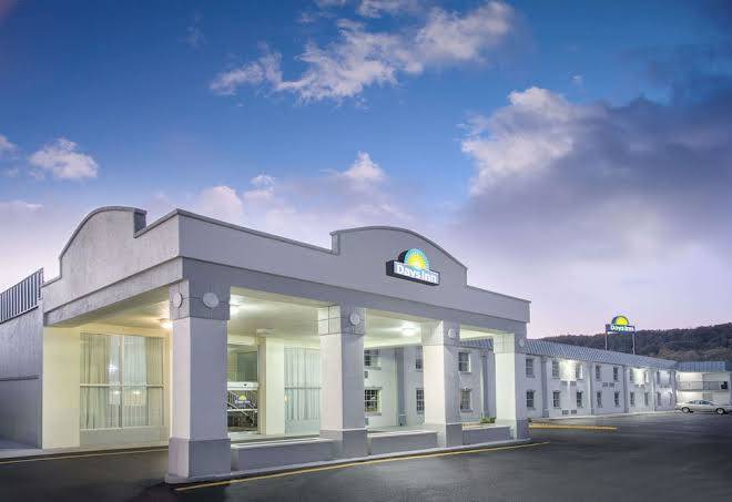 Days inn by wyndham roanoke near i 81