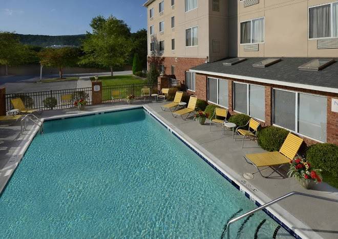 Fairfield Inn & Suites By Marriott Roanoke Hollins I 81 Image