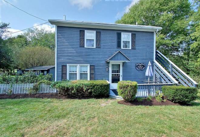 Widow kip's country inn