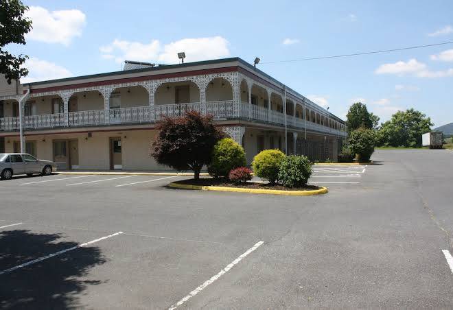 Travelers inn staunton