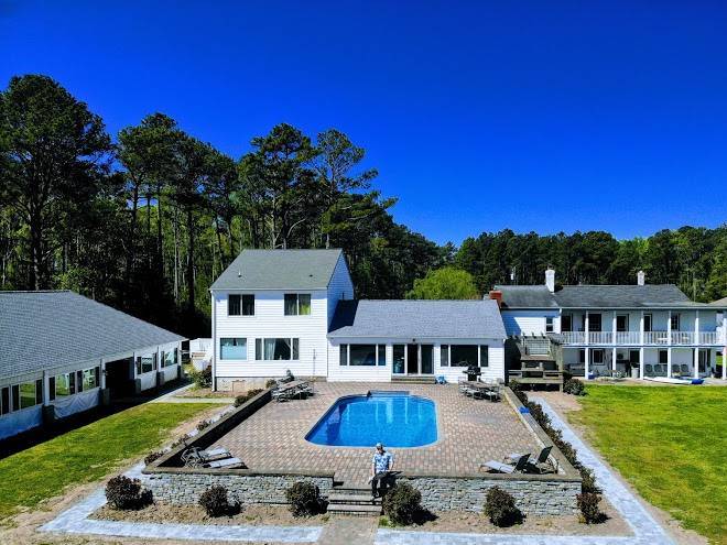 Bay Tree Manor Image