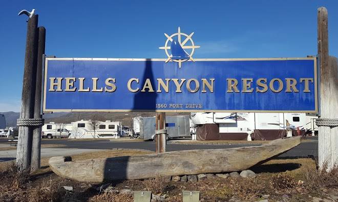 Hells canyon resort