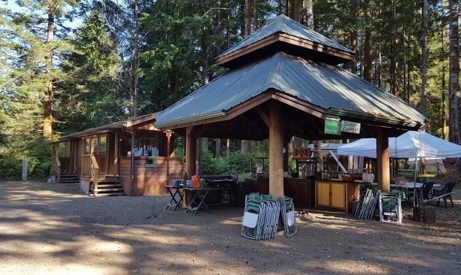 Huckleberry lodge