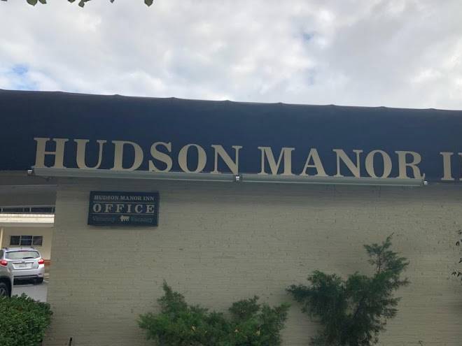 Hudson manor inn