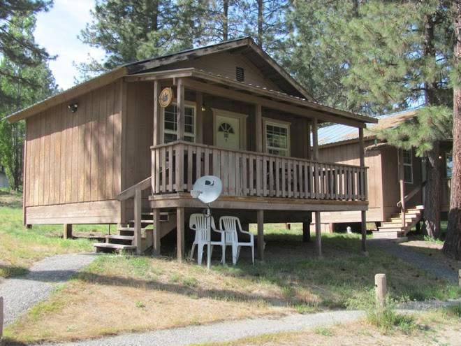 Blue moose lodging