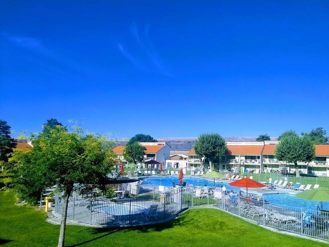 Crescent bar resort