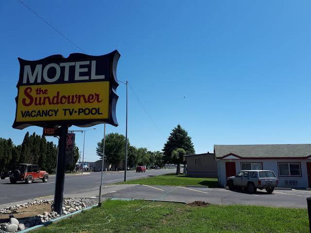 Sundowner motel