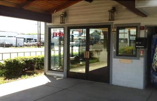 Crown Inn Motel Image