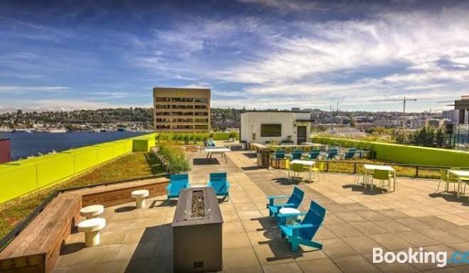 Luxury waterfront building