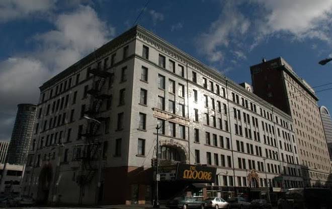 Moore hotel