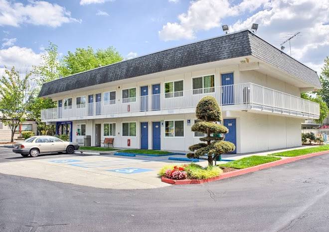 Motel 6 Issaquah Wa Seattle East Image