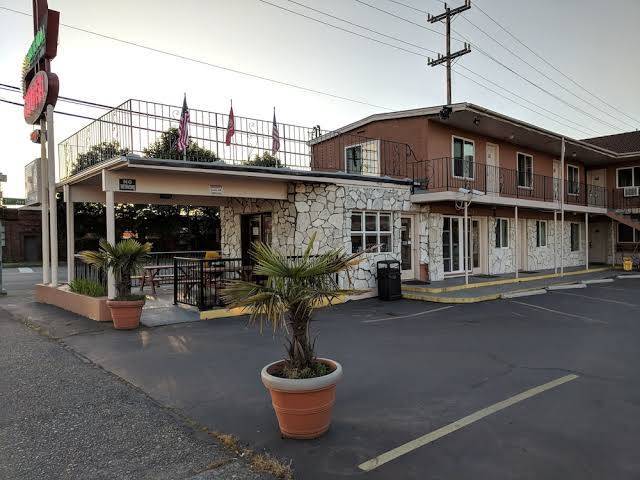 New La Hacienda Motel Image